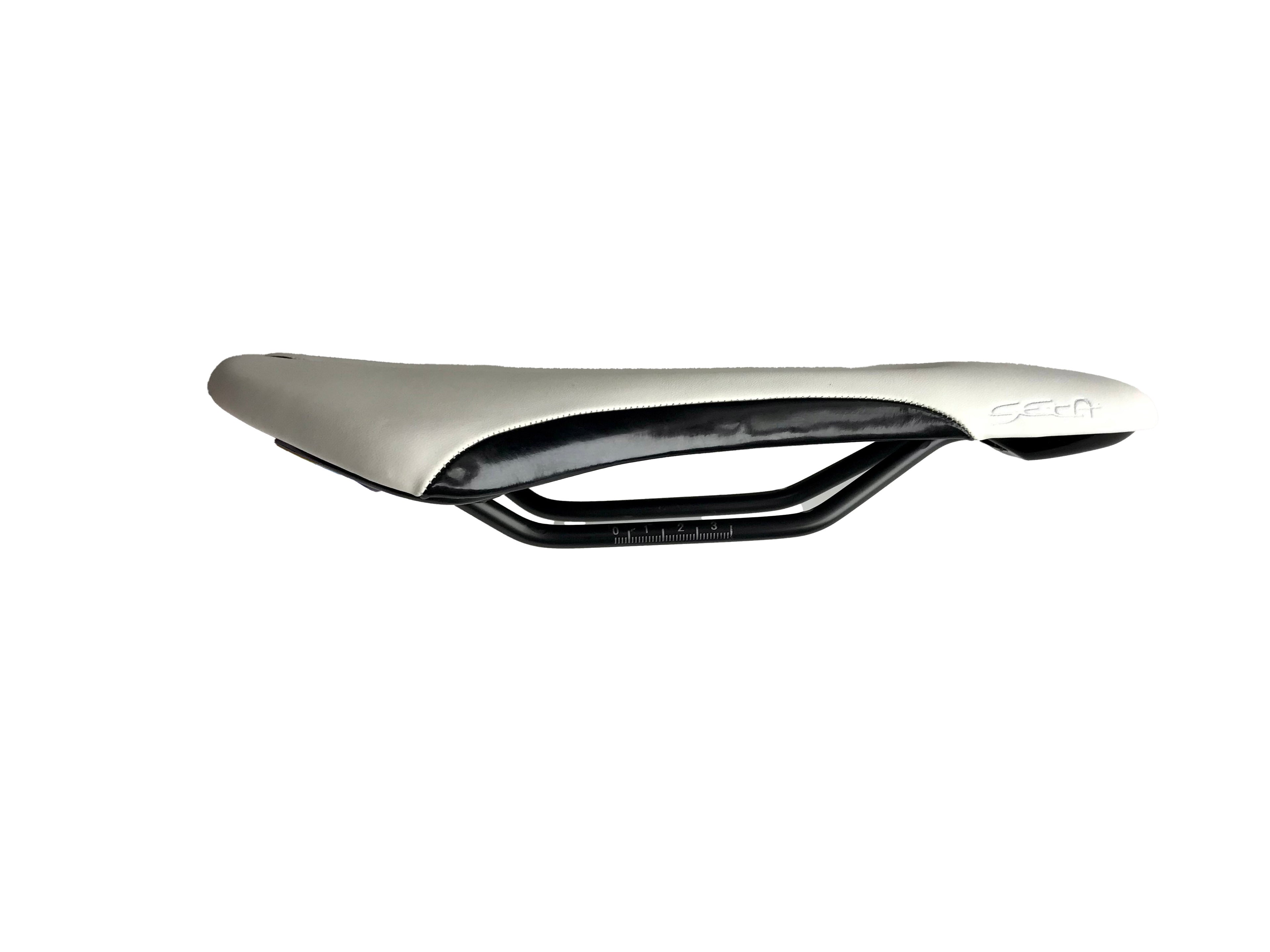 Selle Royal SR 700 Ultra Comfort Bicycle Saddle - Classic Black with White Stripes, Ergonomic Pressure Relief for Road Bike Upgrades