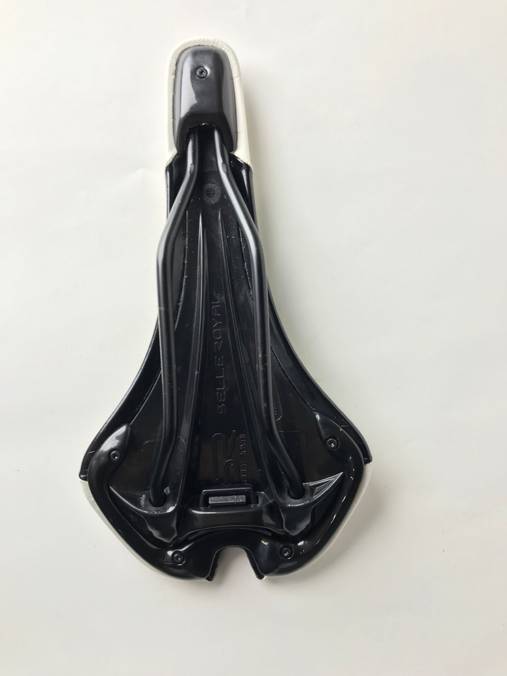 Selle Royal SR 700 Ultra Comfort Bicycle Saddle - Classic Black with White Stripes, Ergonomic Pressure Relief for Road Bike Upgrades